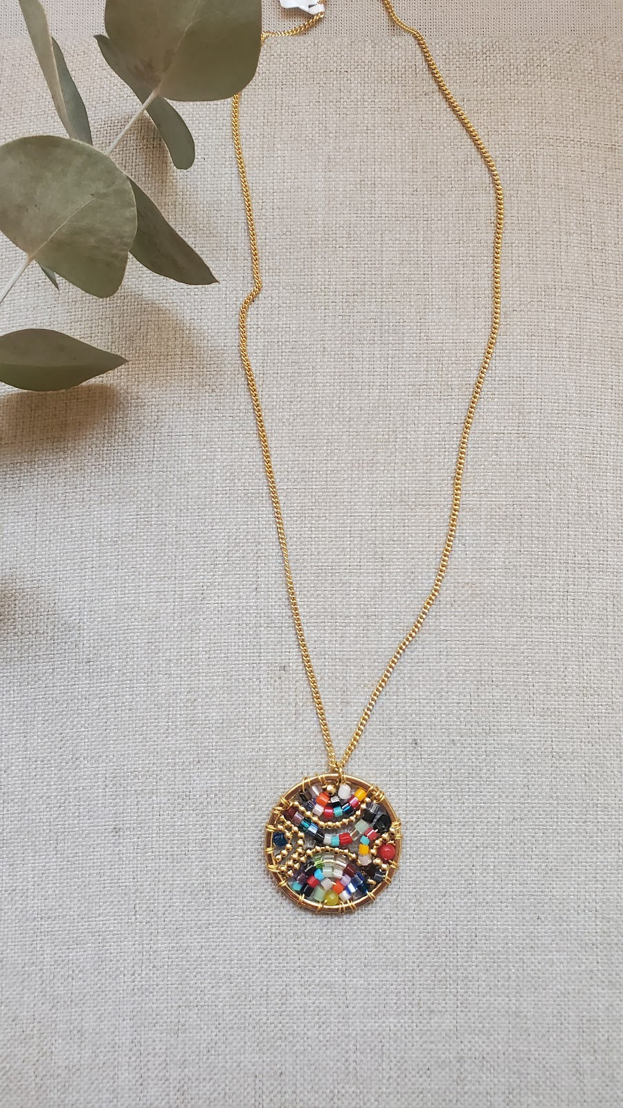Collar corto vitral redondo